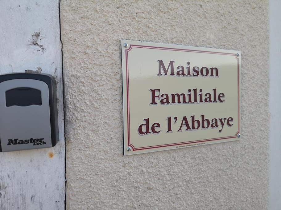Maison Familiale De L Abbaye Clairvaux Buitenkant foto